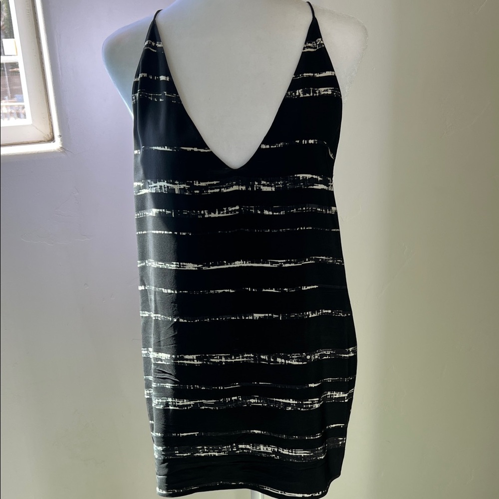Vince Chic Black longer tank with White Accents